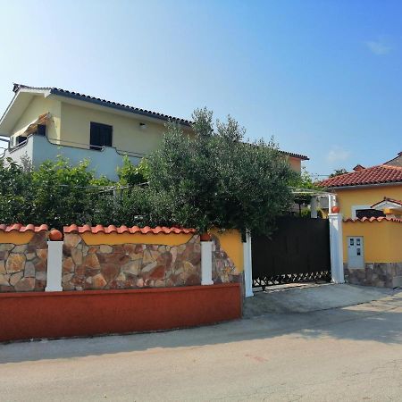 T&D Apartmani Pula Exteriér fotografie