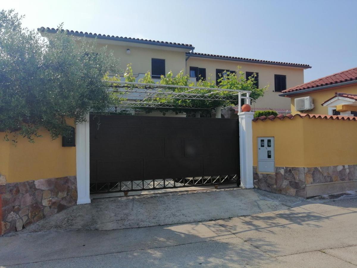 T&D Apartmani Pula Exteriér fotografie