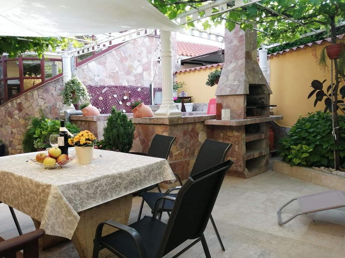 T&D Apartmani Pula Exteriér fotografie