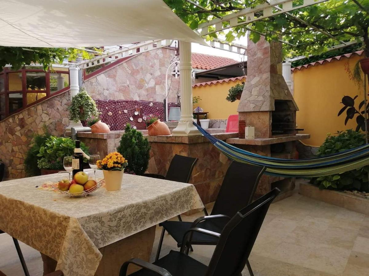 T&D Apartmani Pula Exteriér fotografie